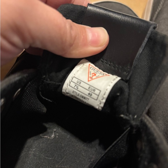 Guess MENS slip on shoes size 7 1/2 - Picture 3 of 3